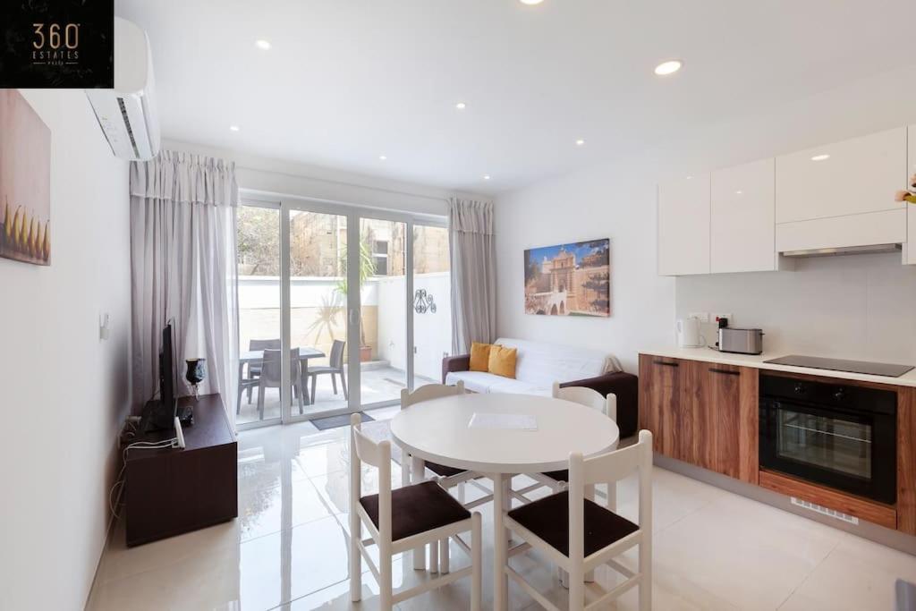 Comfy With Terrace, 5 Mins To Sliema Ferries By 360 Estates *