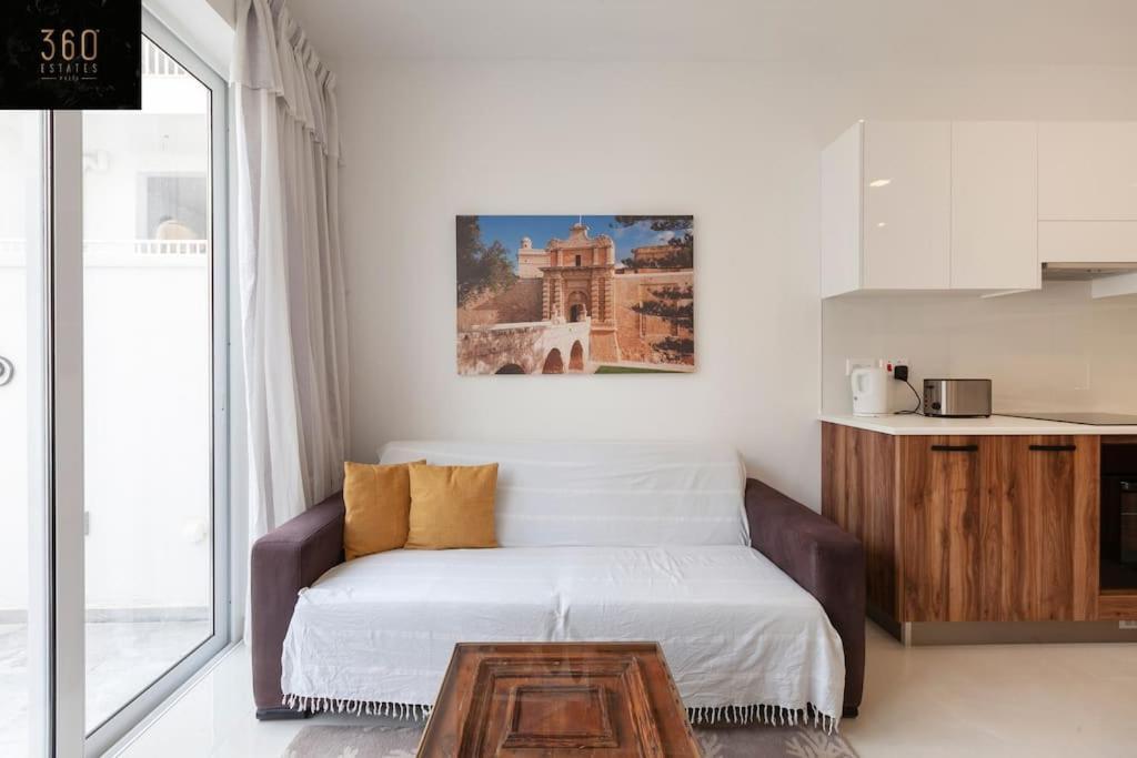 Apartment Comfy With Terrace, 5 Mins To Sliema Ferries By 360 Estates