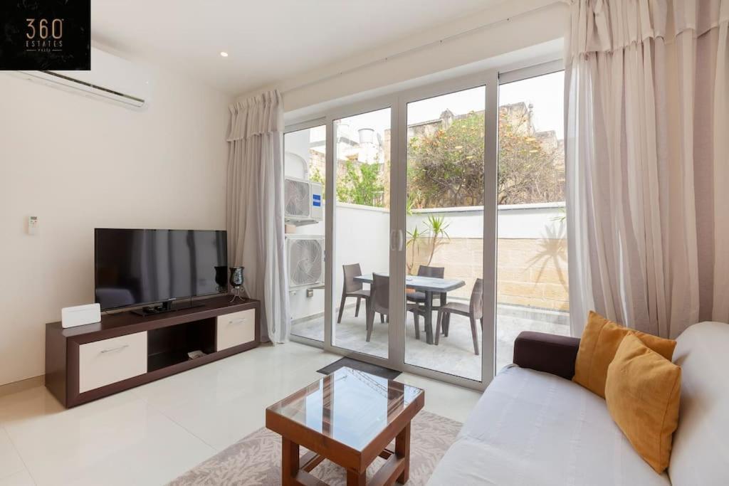 Comfy With Terrace, 5 Mins To Sliema Ferries By 360 Estates *