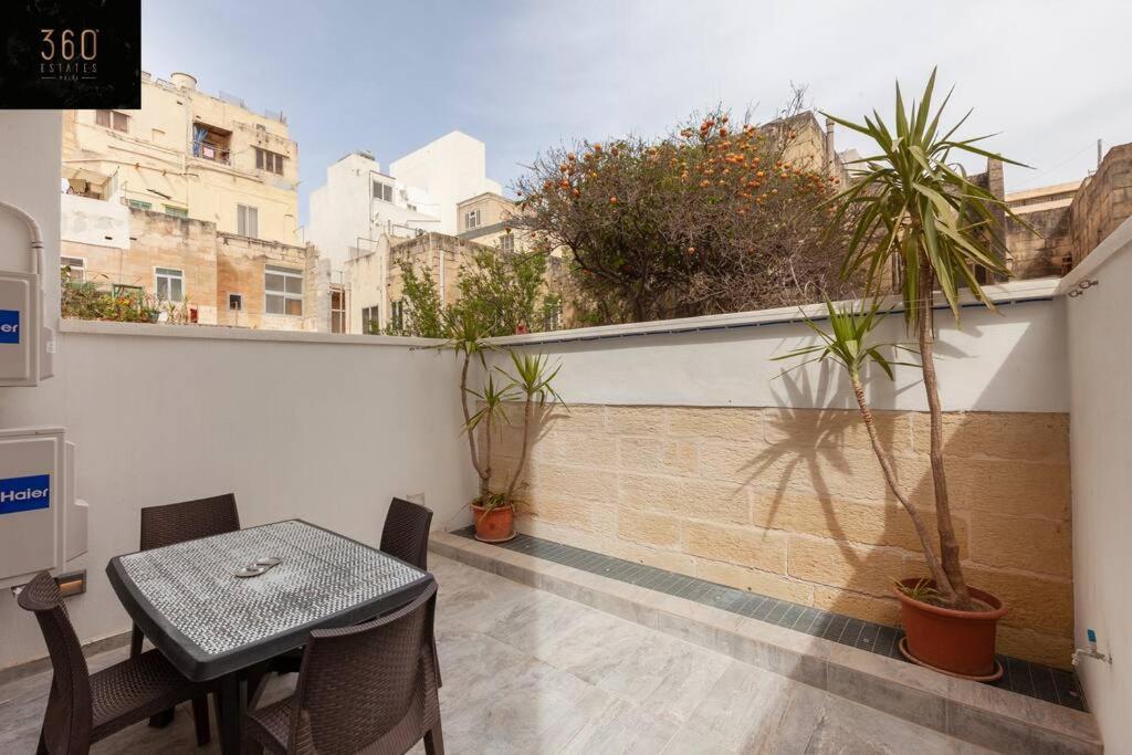 Comfy With Terrace, 5 Mins To Sliema Ferries By 360 Estates Apartment *