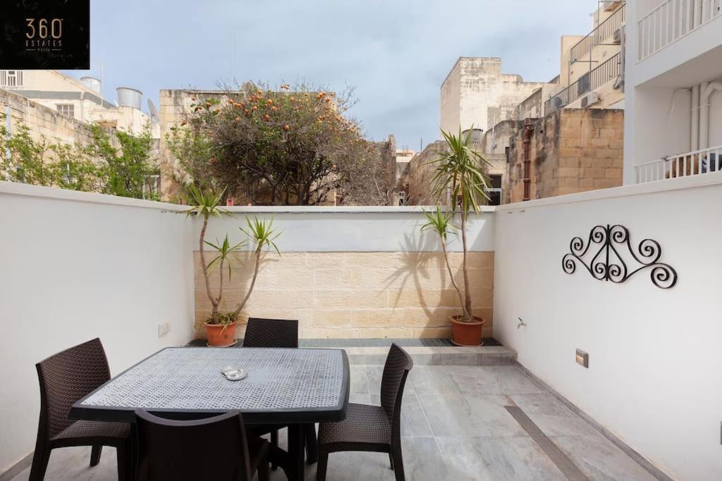 Comfy With Terrace, 5 Mins To Sliema Ferries By 360 Estates Apartment *